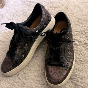 Frye Star Studded Metallic Crackled Leather Sneakers 🌵9.5